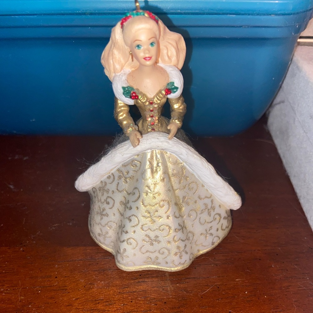 1994 Barbie Ornament. Like new. No box.